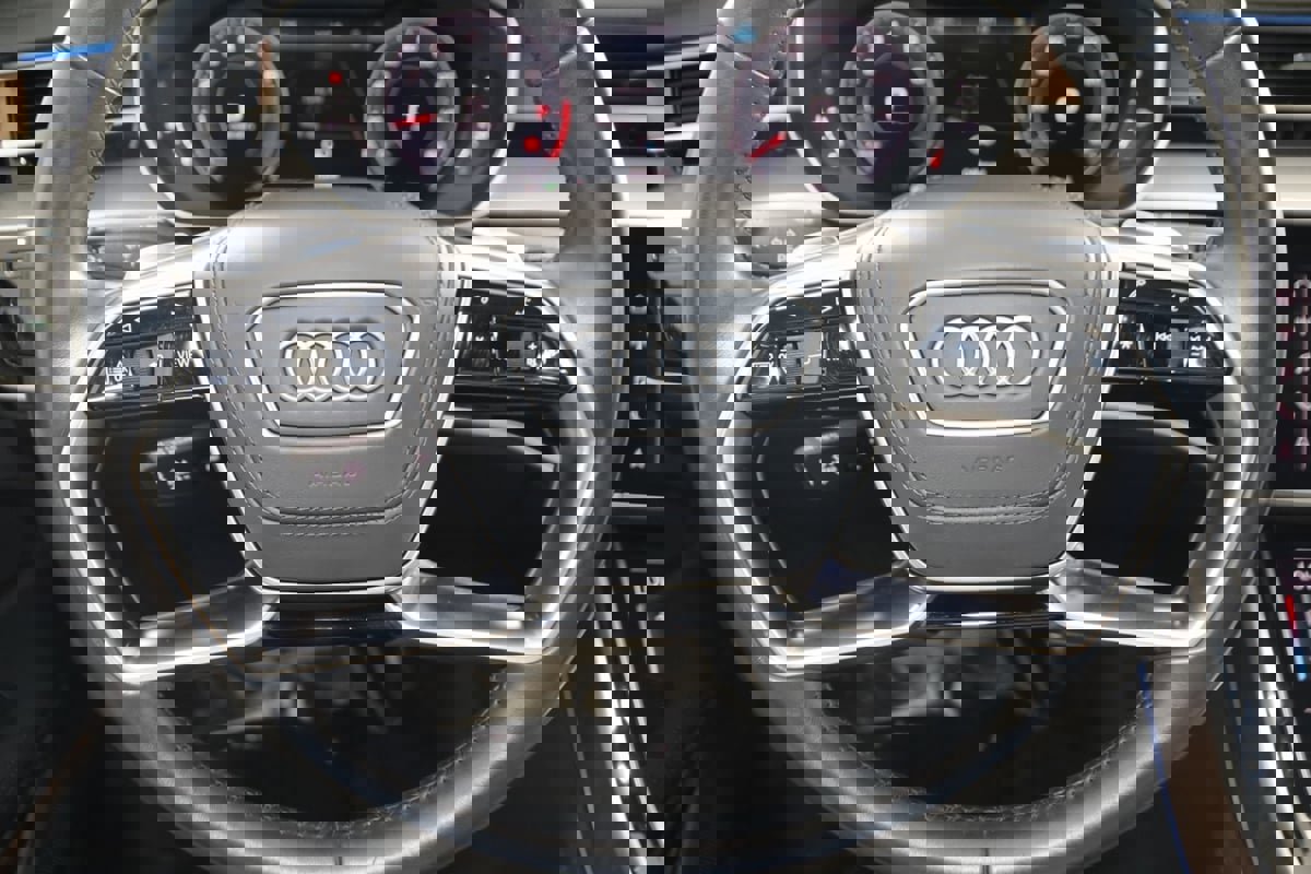 Used 2020 Audi A8 L 4.0T w/ Sport Plus Package image 42