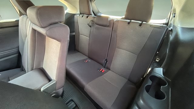 Used 2023 Toyota Highlander LE FWD image 33