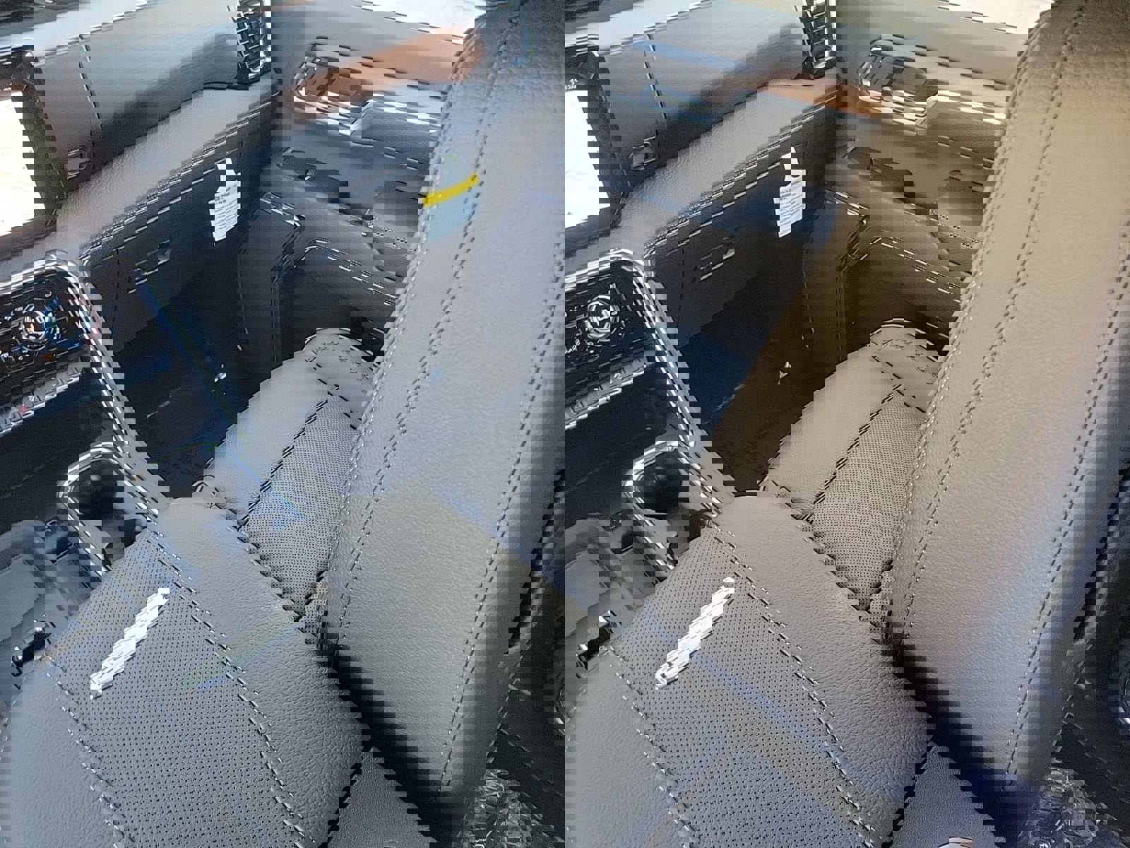 New 2026 GMC Sierra 3500 Denali w/ Denali Reserve Package image 14