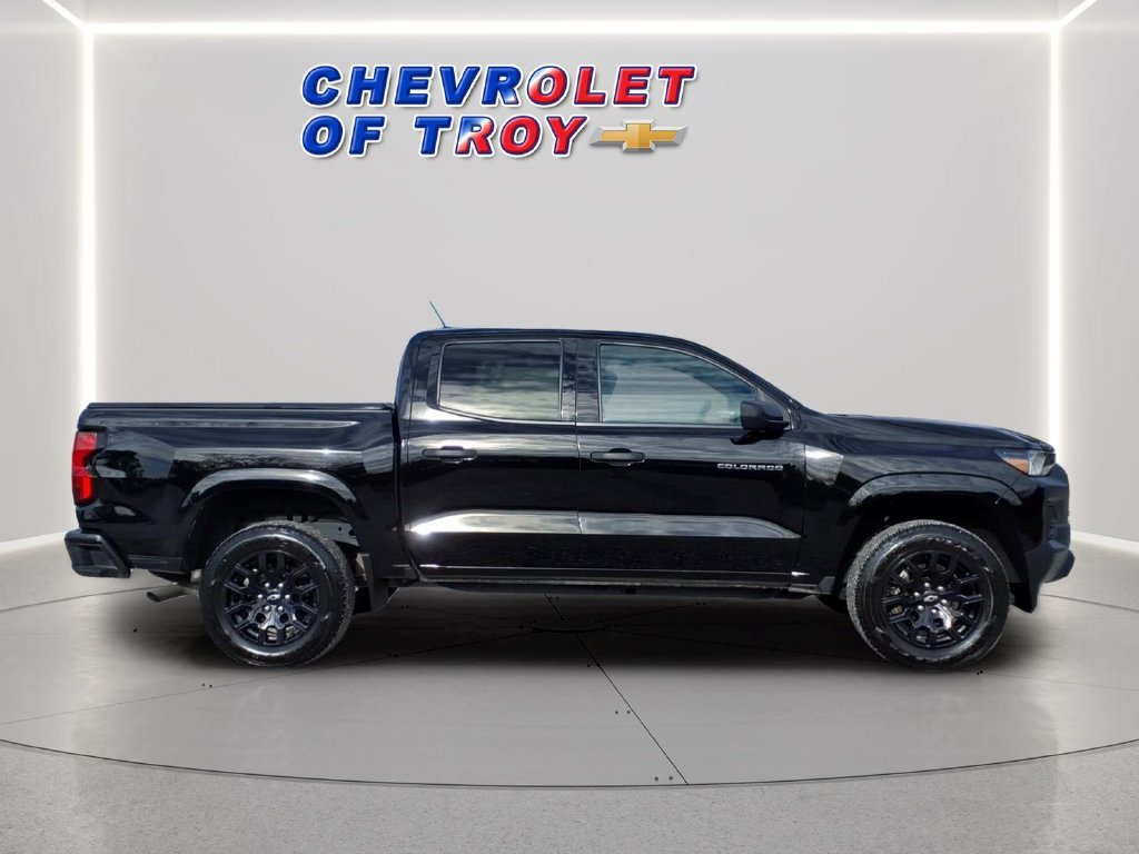 Used 2025 Chevrolet Colorado W/T w/ WT Custom Package RWD image 8