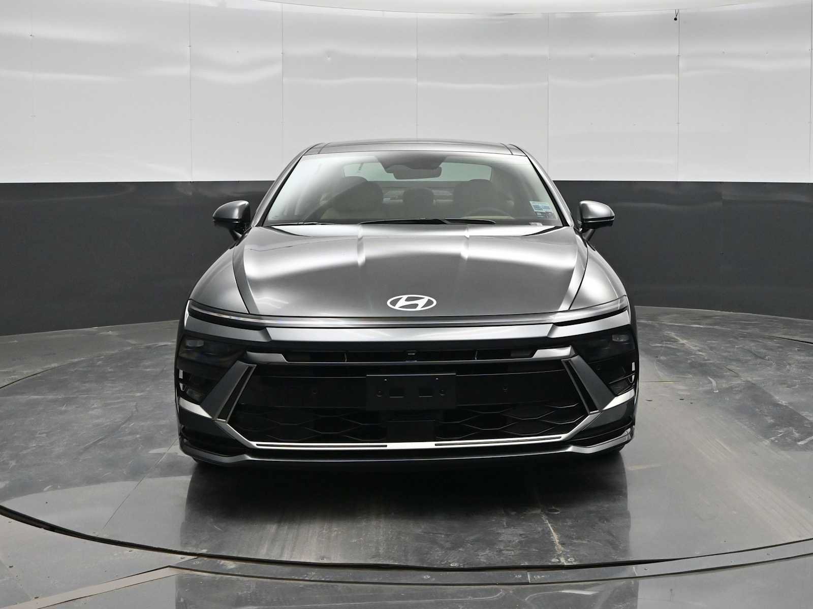 New 2026 Hyundai Sonata Limited FWD image 2