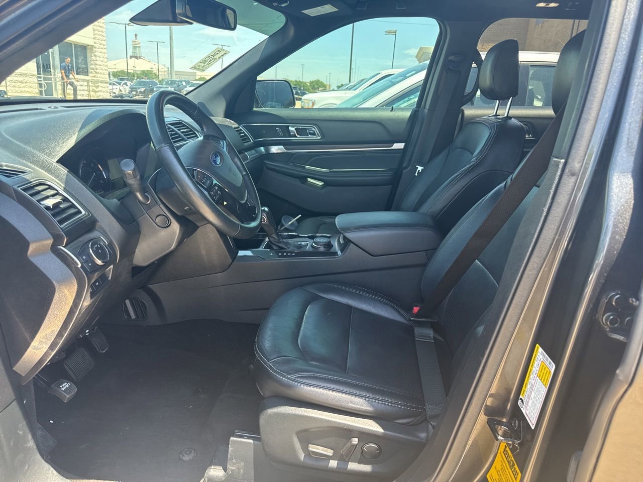 Used 2019 Ford Explorer Limited w/ Ford Safe & Smart Package AWD/4WD image 8