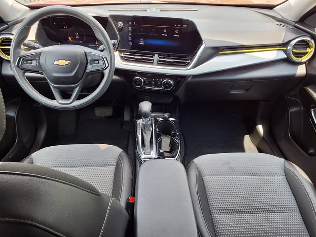 Certified 2025 Chevrolet Trax LT FWD image 8