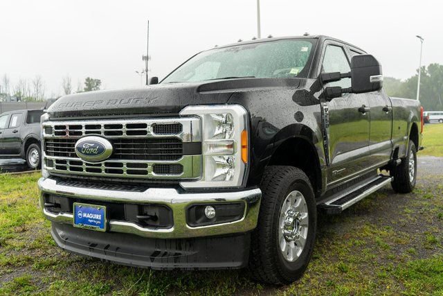Used 2023 Ford F250 XLT AWD/4WD image 2