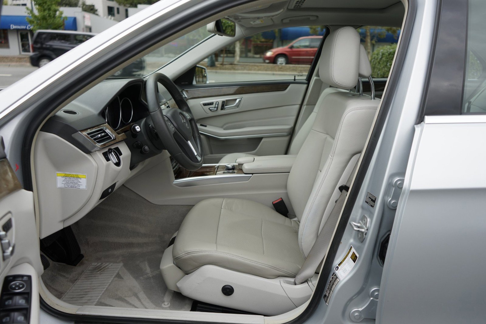 Used 2014 Mercedes-Benz E 350 Sedan image 17