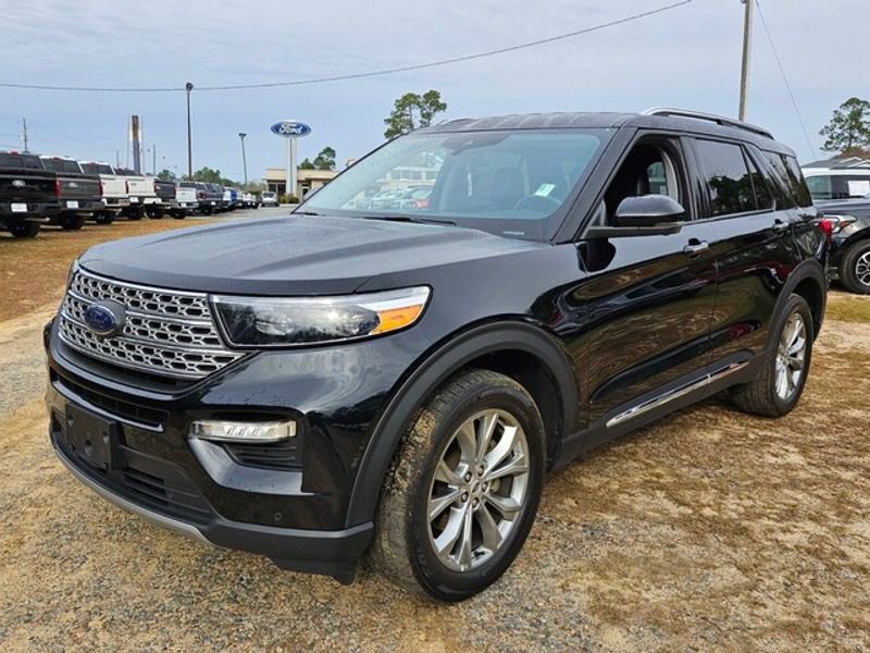 Used 2023 Ford Explorer Limited w/ Equipment Group 301A AWD/4WD image 4