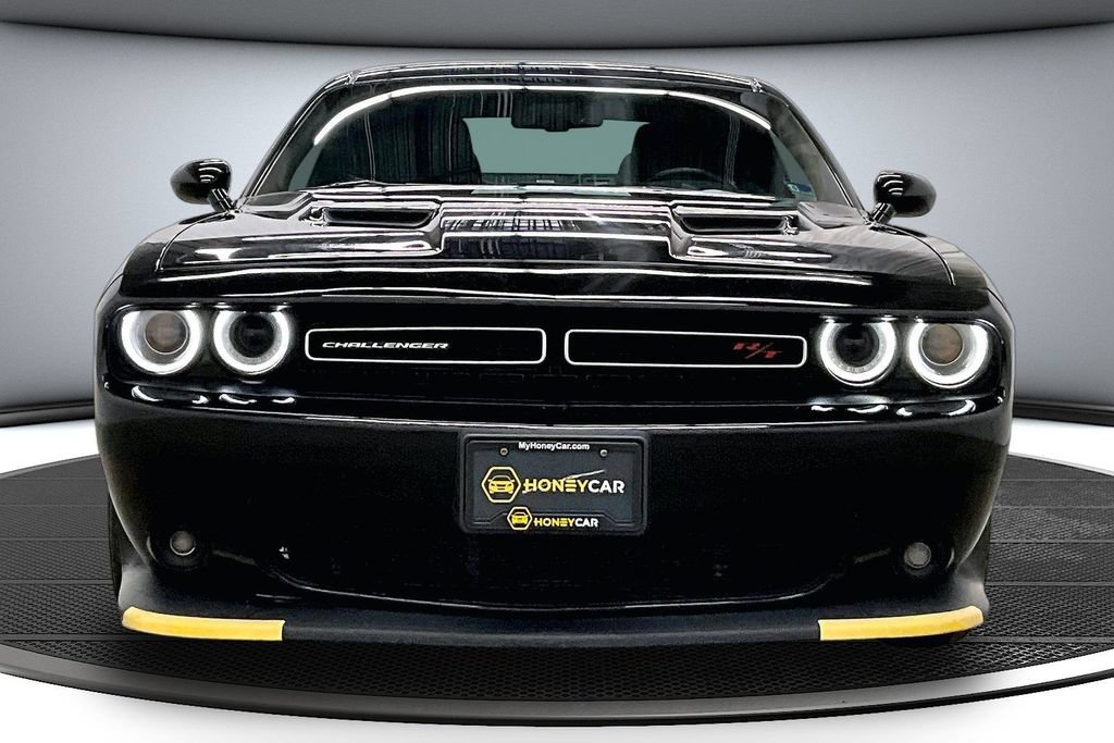 Used 2018 Dodge Challenger R/T Scat Pack RWD image 2
