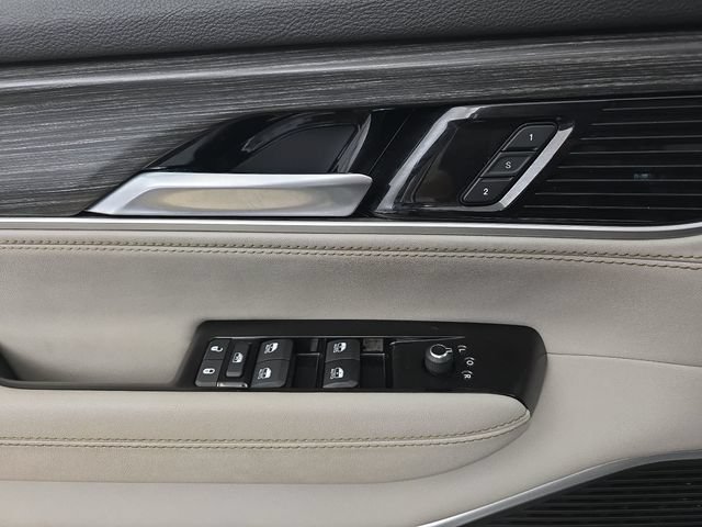 Used 2024 Jeep Wagoneer L Series II w/ Flexible Seating Group AWD/4WD image 27