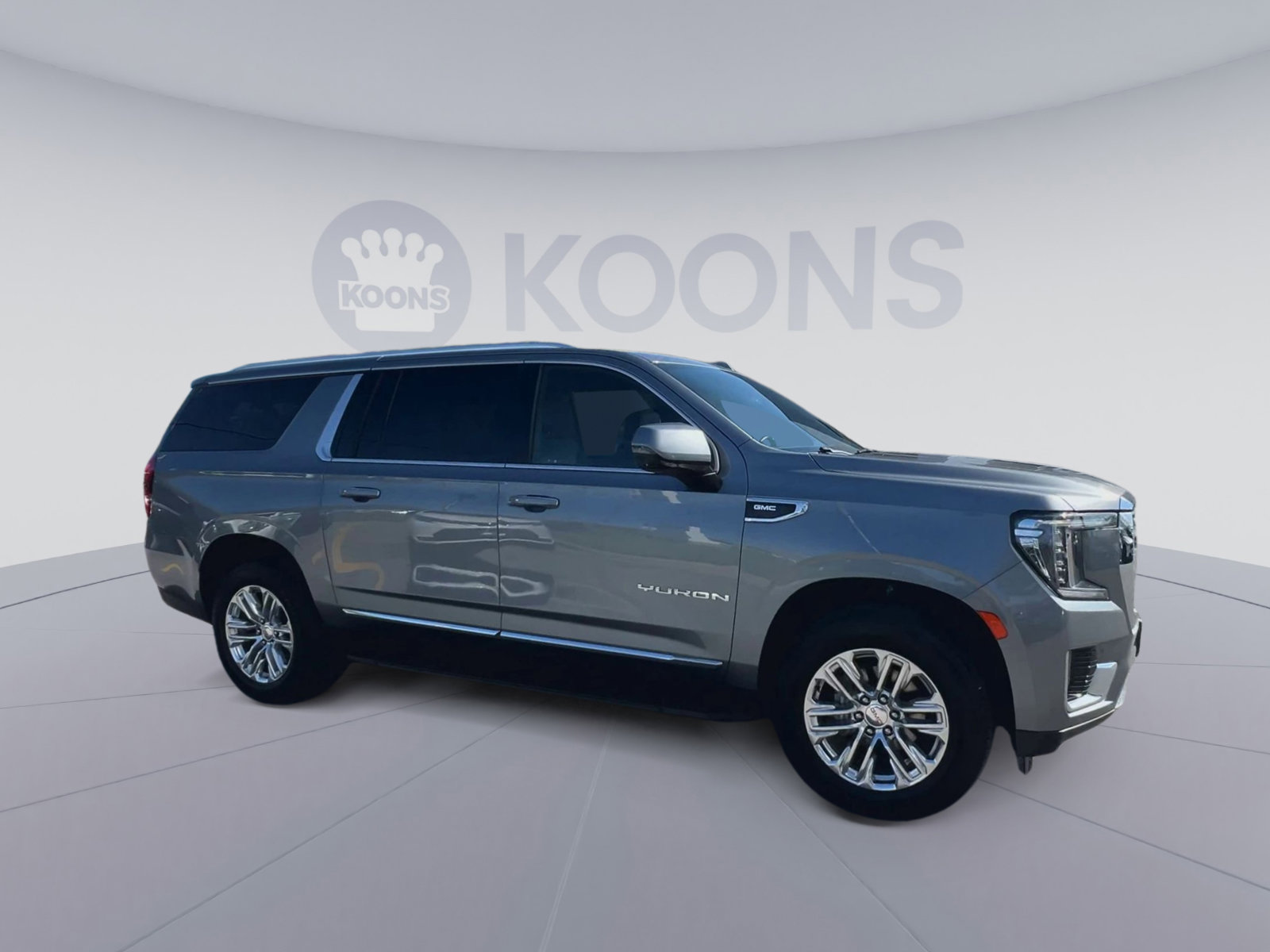 Used 2022 GMC Yukon XL SLT w/ SLT Premium Package image 2