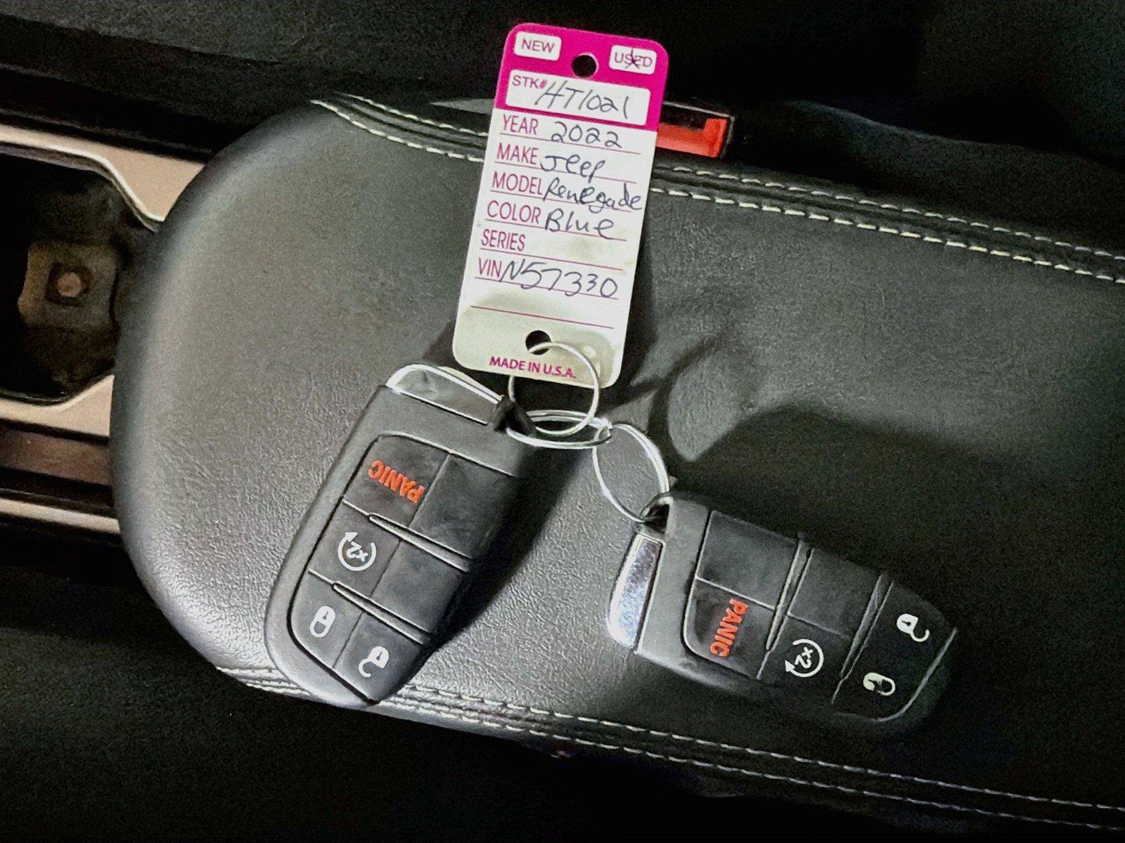 Used 2022 Jeep Renegade Latitude AWD/4WD image 4