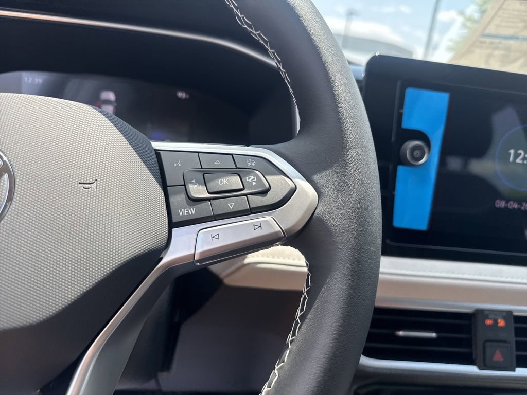 New 2025 Volkswagen Taos SE image 23