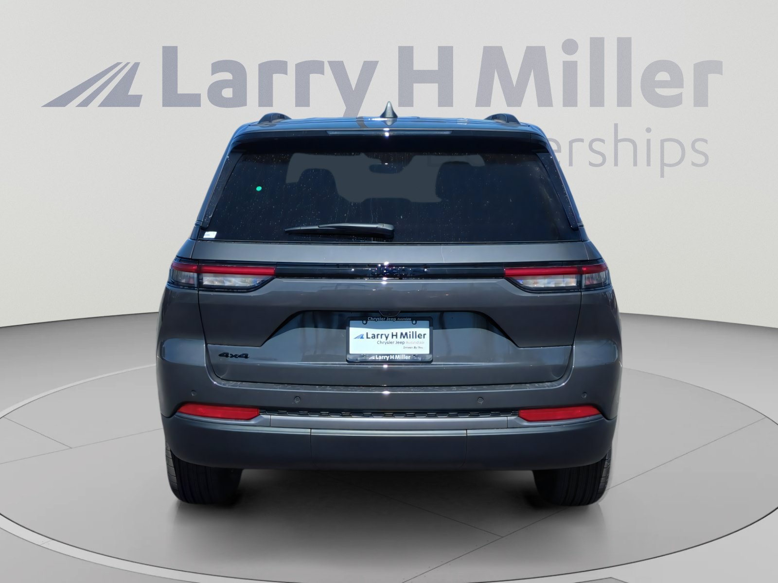 New 2026 Jeep Grand Cherokee Altitude AWD/4WD image 4