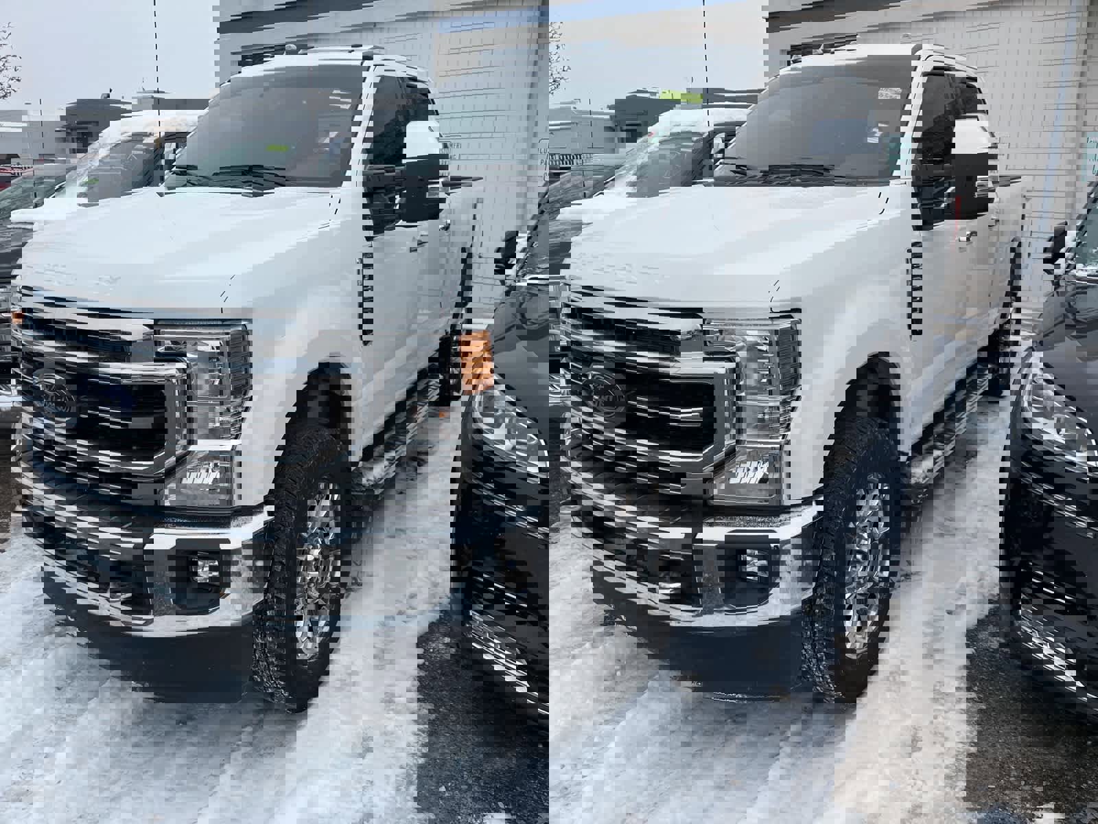 Used 2022 Ford F350 Lariat w/ Lariat Ultimate Package image 2