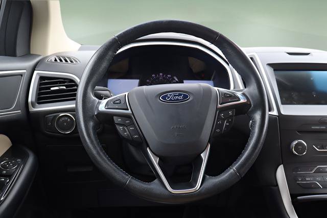 Used 2017 Ford Edge SEL w/ Equipment Group 201A image 25