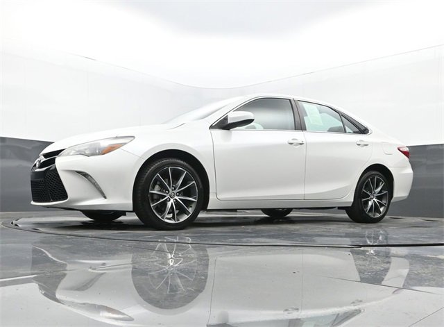 Used 2017 Toyota Camry XSE image 29