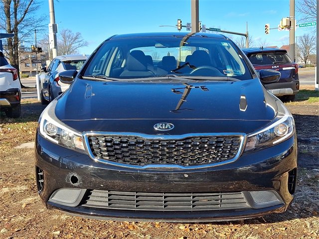 Used 2017 Kia Forte LX image 2
