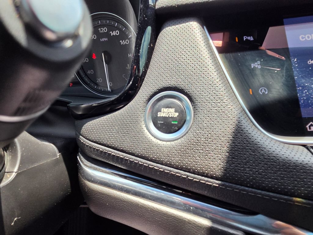 Used 2022 Cadillac XT5 Premium Luxury w/ Technology Package FWD image 32