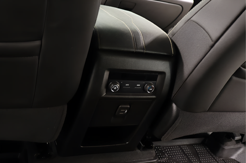 Used 2023 Chevrolet Traverse LT w/ LPO, Floor Liner Package AWD/4WD image 24