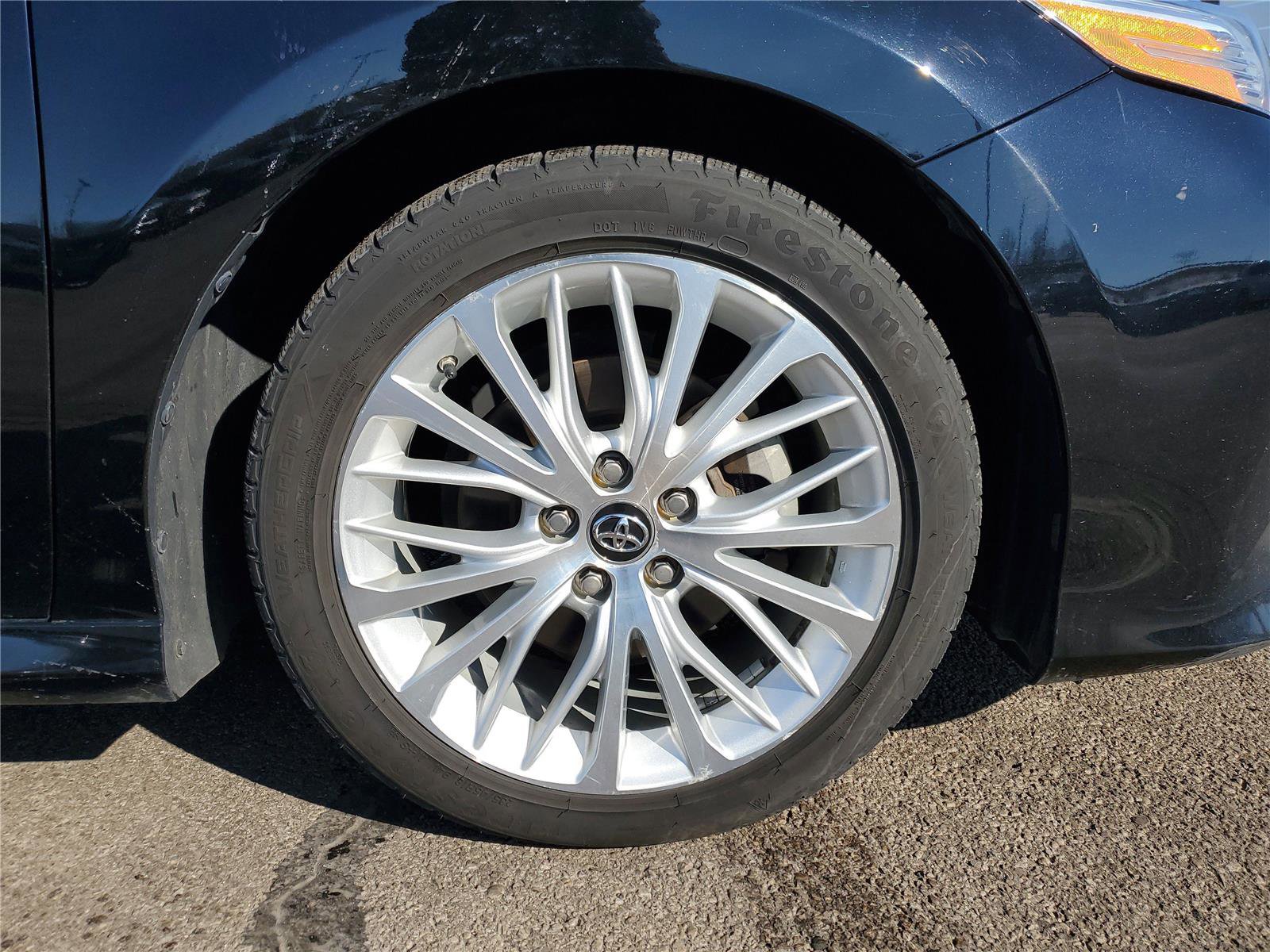 Used 2019 Toyota Camry XLE image 5