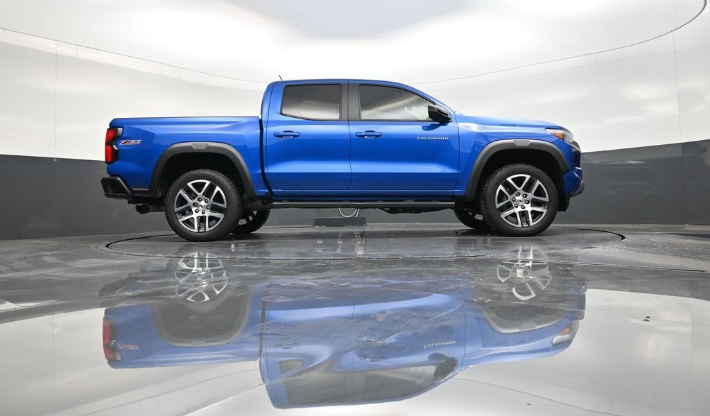 Used 2023 Chevrolet Colorado Z71 w/ Z71 Convenience Package 2 image 25