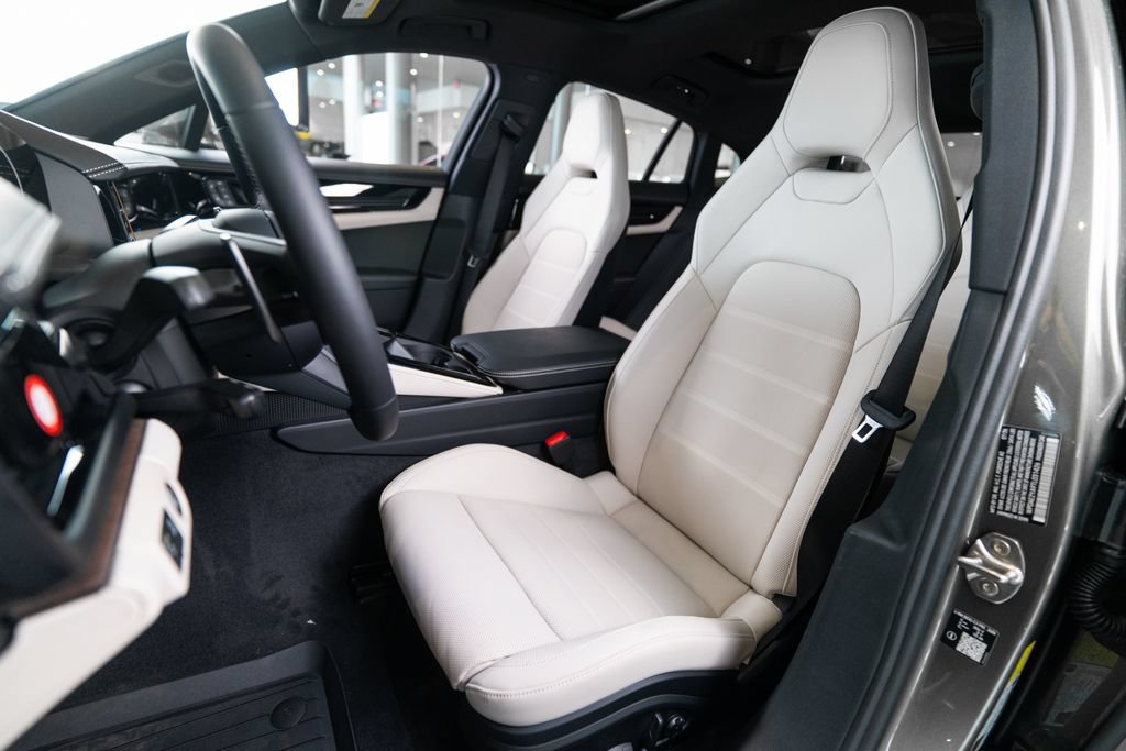 New 2026 Porsche Panamera 4 E-Hybrid AWD/4WD image 5