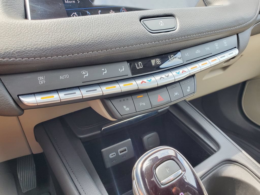 Used 2023 Cadillac XT4 Premium Luxury w/ Cold Weather Package AWD/4WD image 27