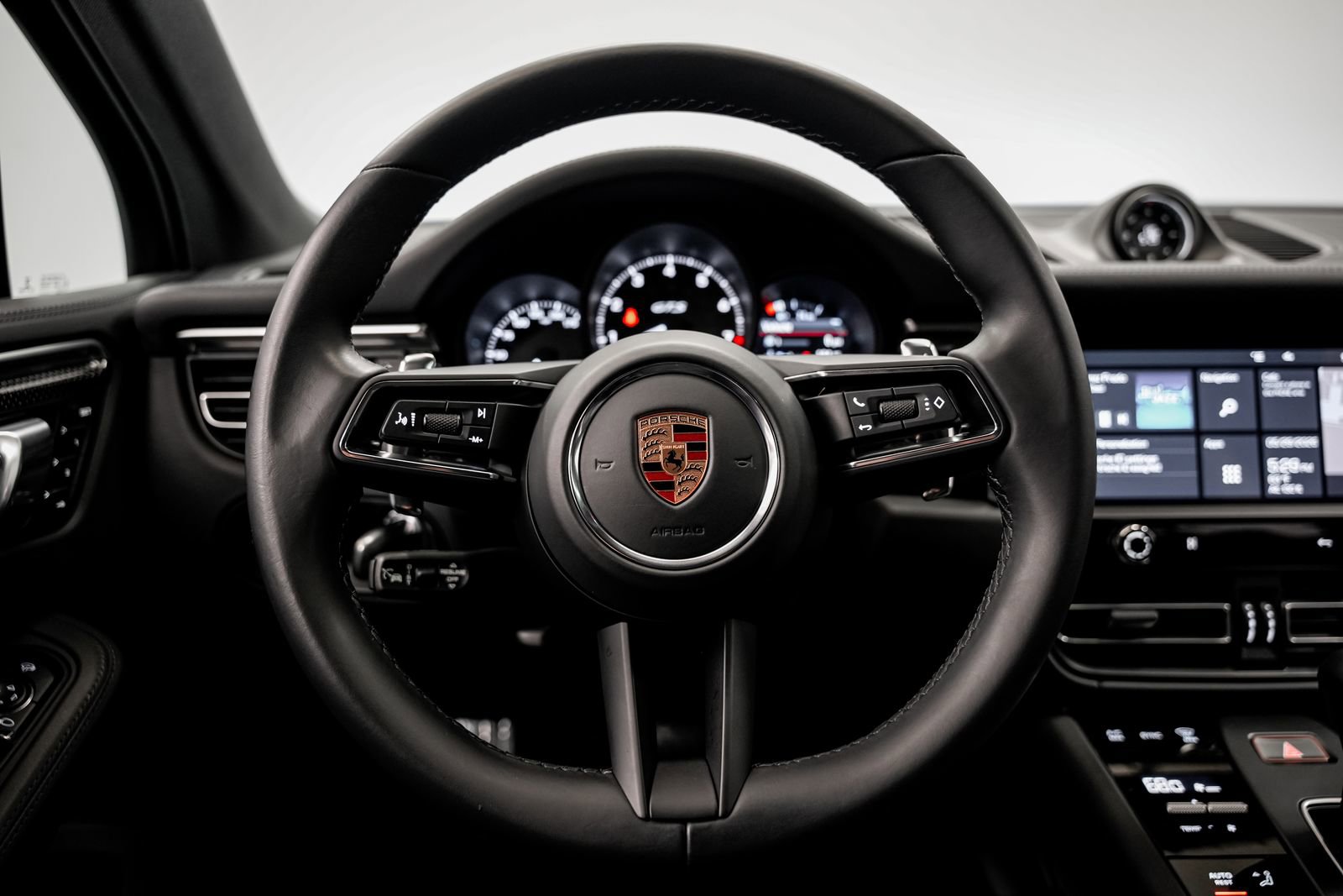 Used 2022 Porsche Macan GTS AWD/4WD image 10
