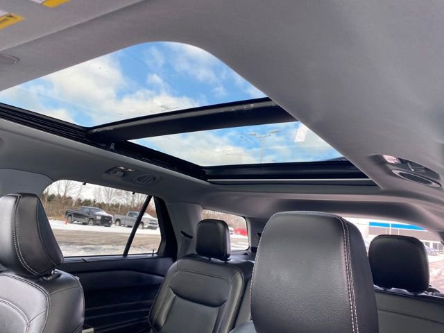 Used 2022 Ford Explorer Limited image 16