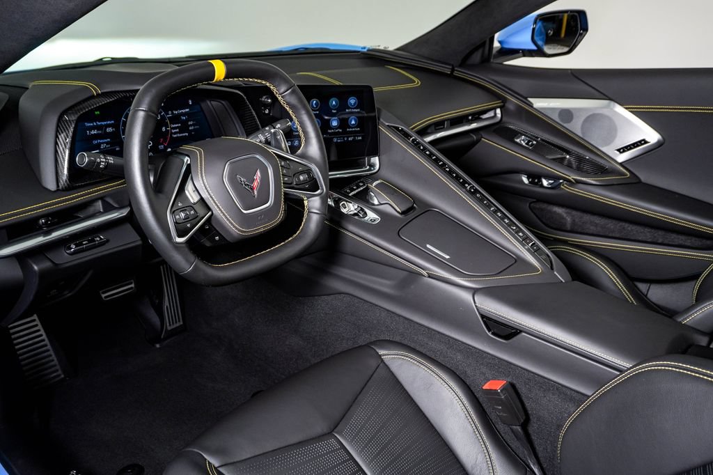 Used 2021 Chevrolet Corvette Stingray Premium Cpe w/ Z51 Performance Package RWD image 21