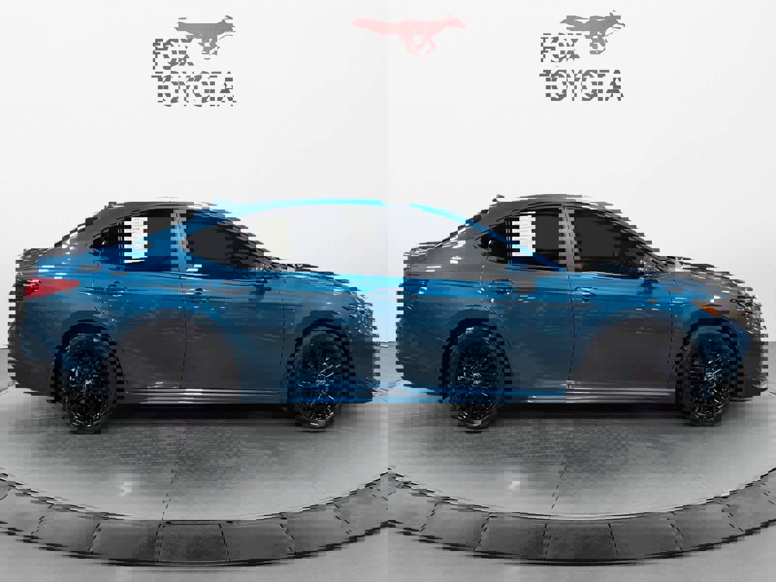 Used 2025 Toyota Camry SE image 6