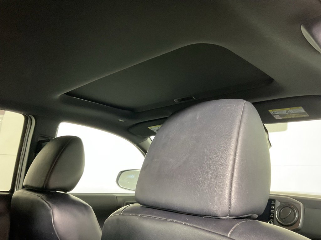 Used 2020 Toyota Tacoma TRD Sport image 2