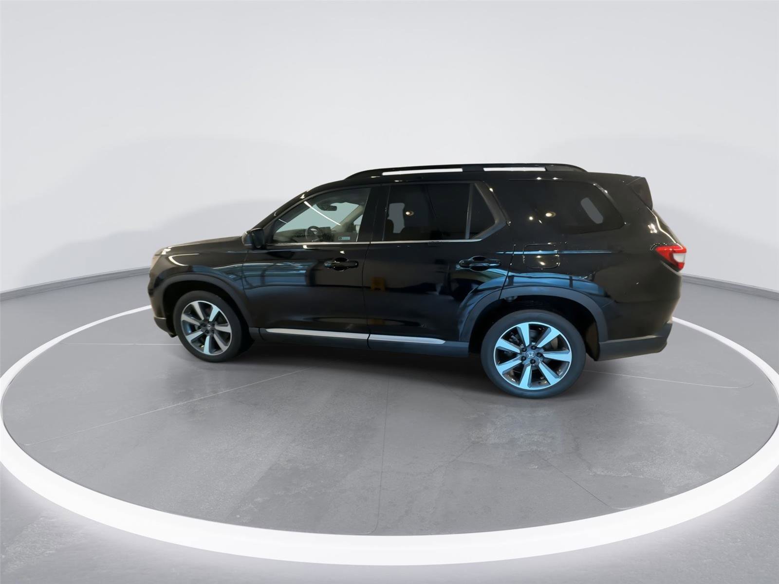 Used 2023 Honda Pilot Elite image 4