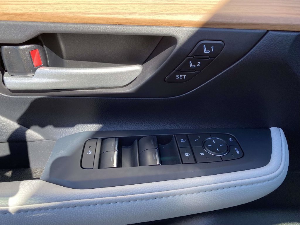 New 2026 Toyota Grand Highlander AWD image 17