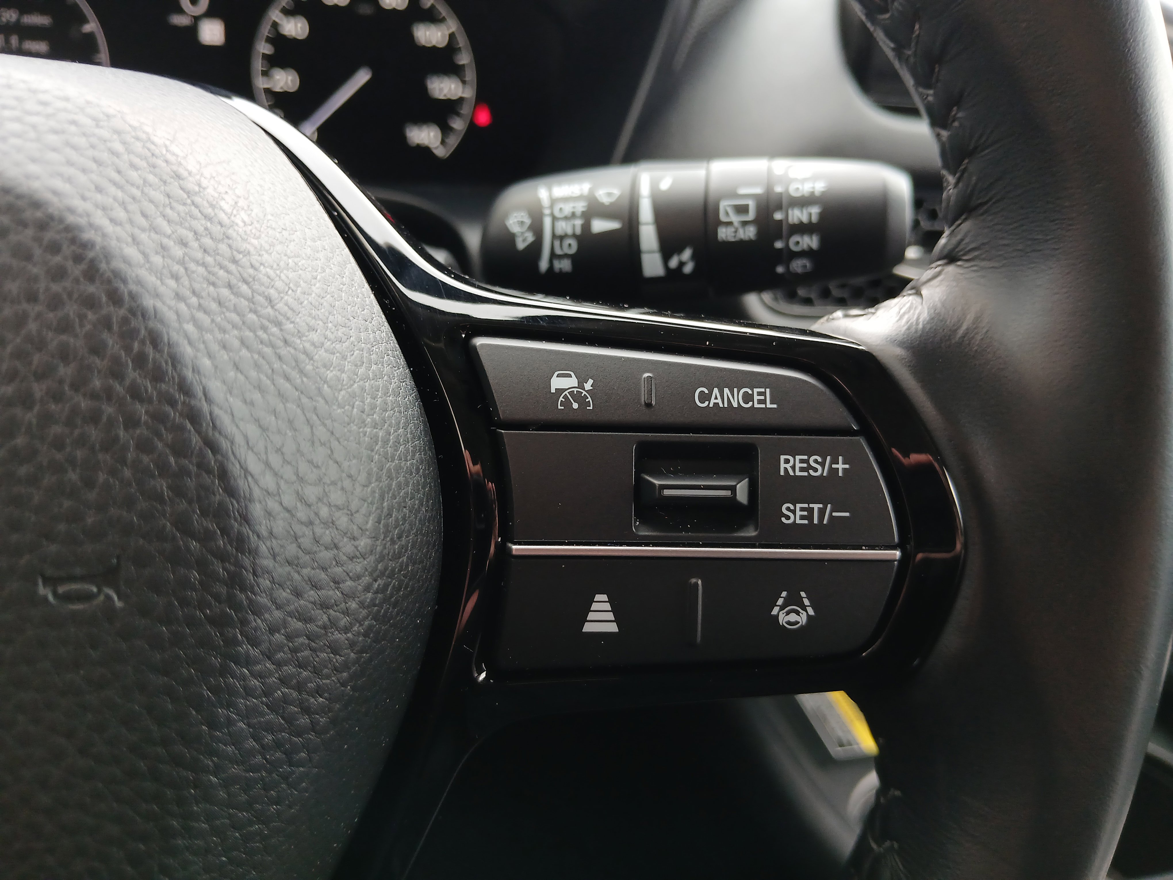 Used 2023 Honda HR-V EX-L image 12