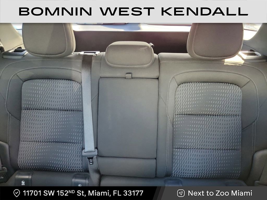 Used 2025 Chevrolet Equinox LT w/ Safety and Technology Package image 9