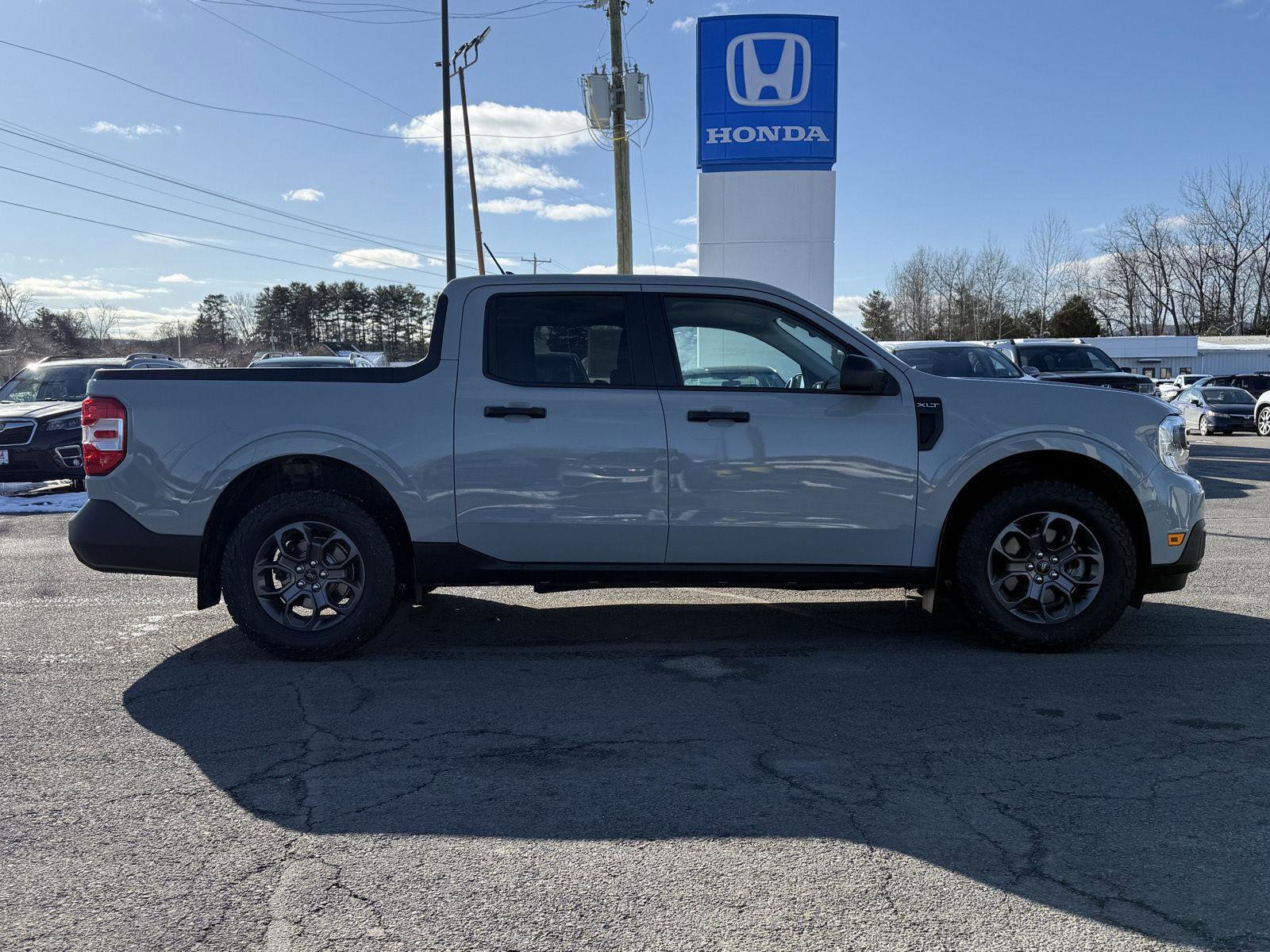Used 2023 Ford Maverick XLT w/ Equipment Group 300A Standard image 4