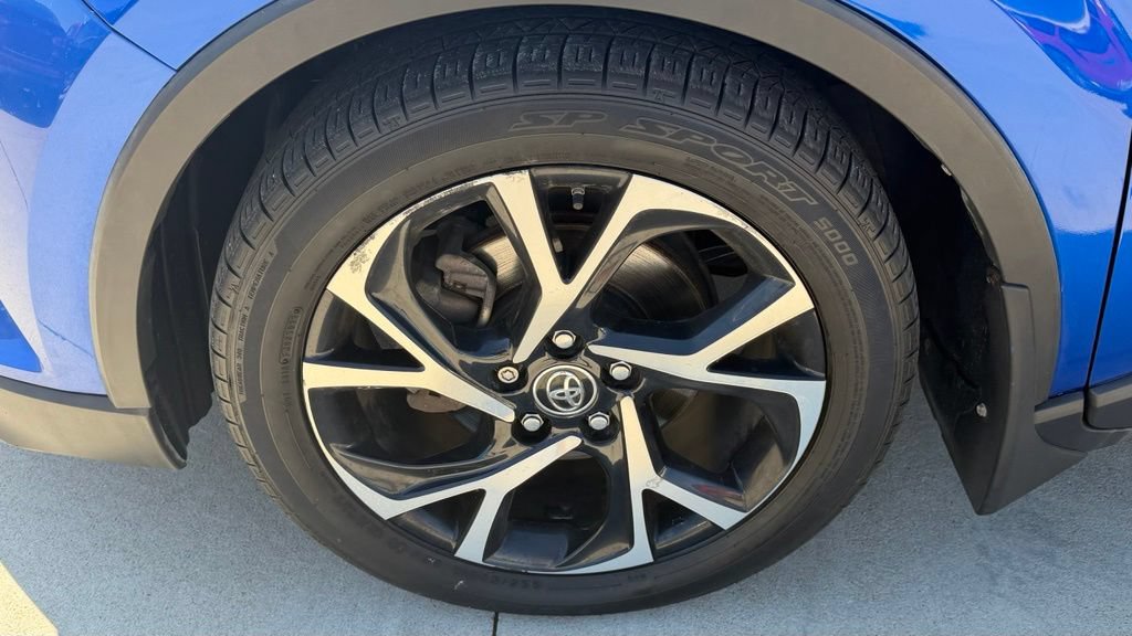 Used 2018 Toyota C-HR XLE FWD image 10