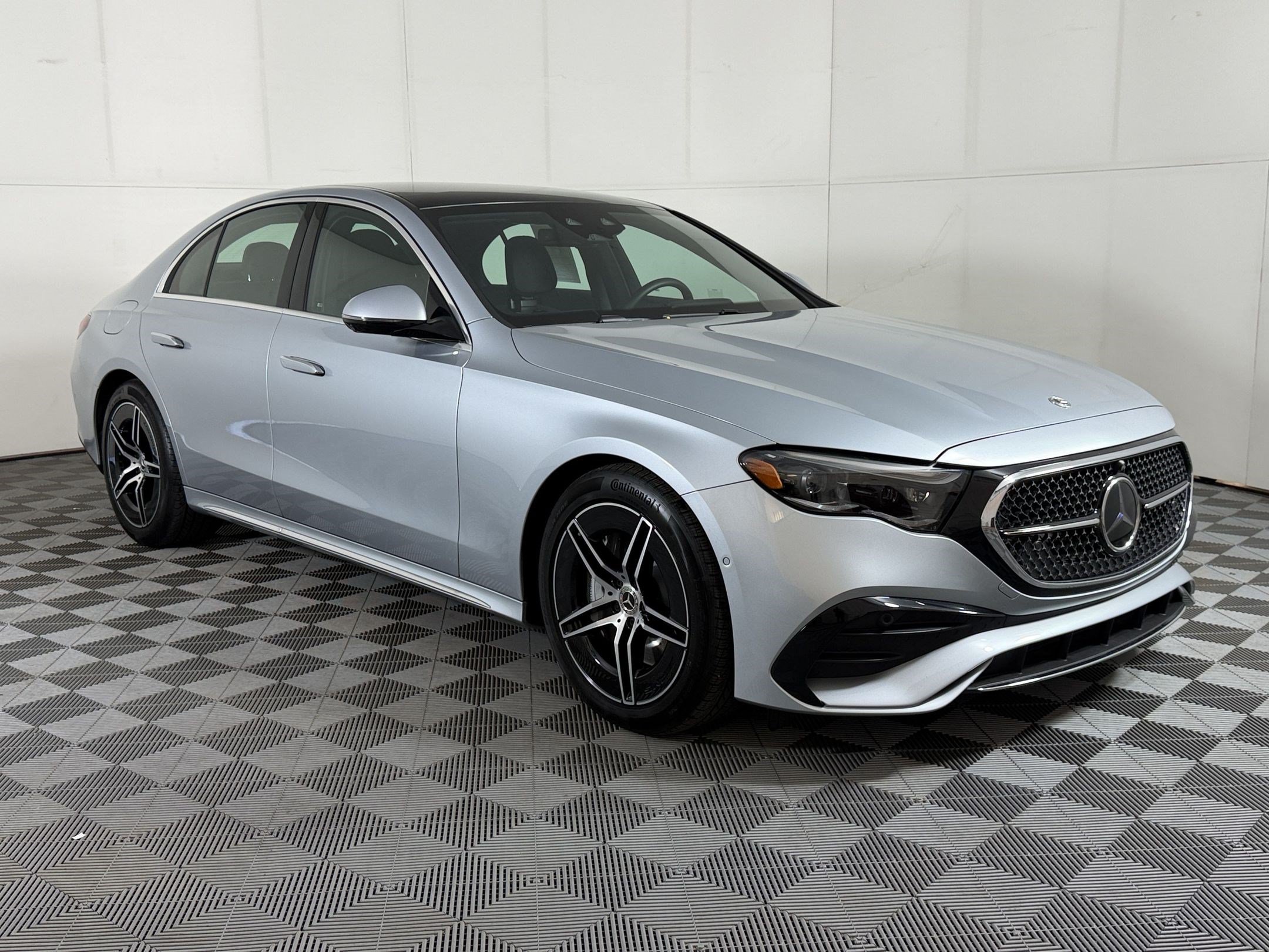 Used 2026 Mercedes-Benz E 450 4MATIC Sedan image 7