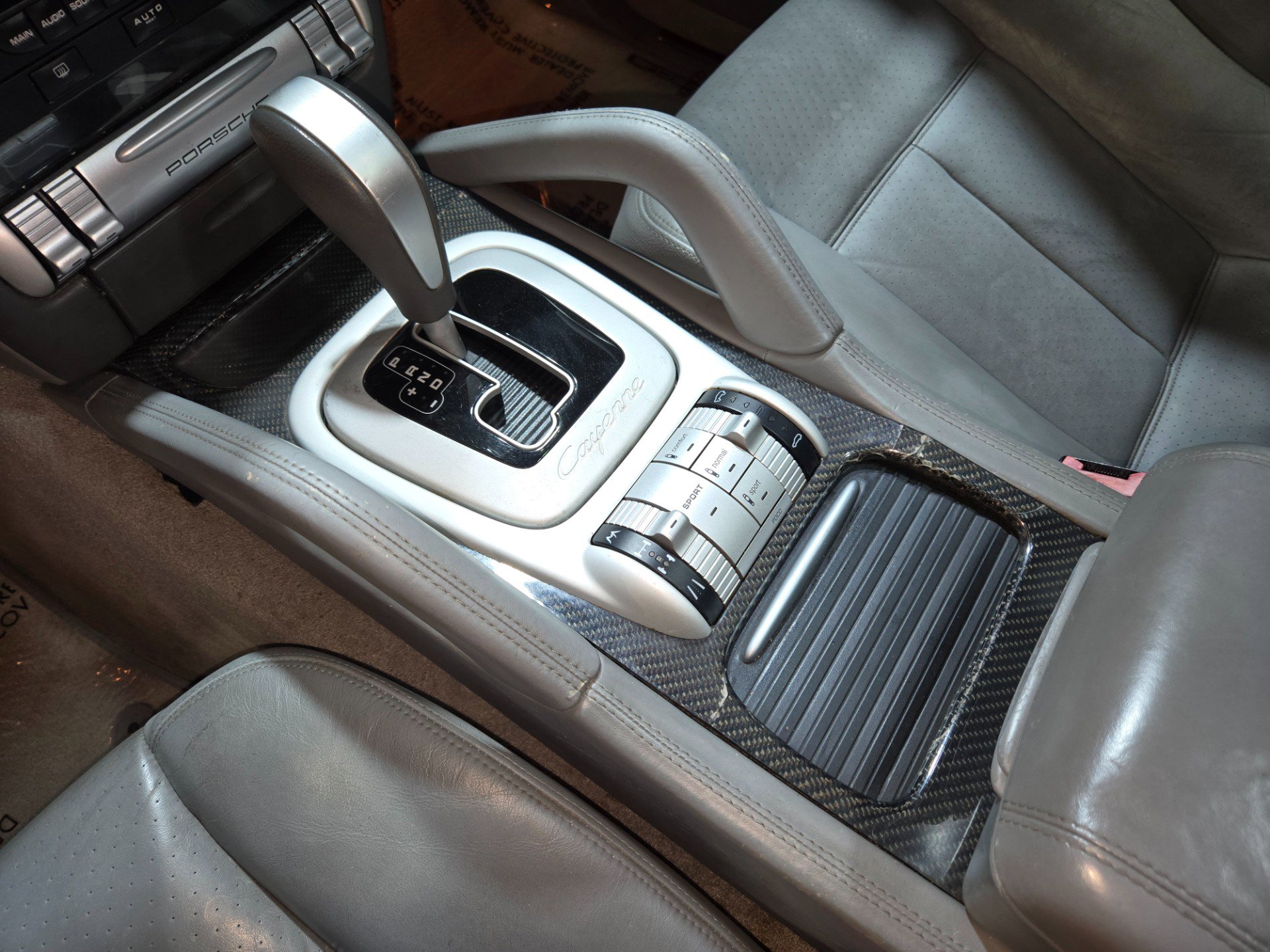 Used 2008 Porsche Cayenne Turbo AWD/4WD image 76