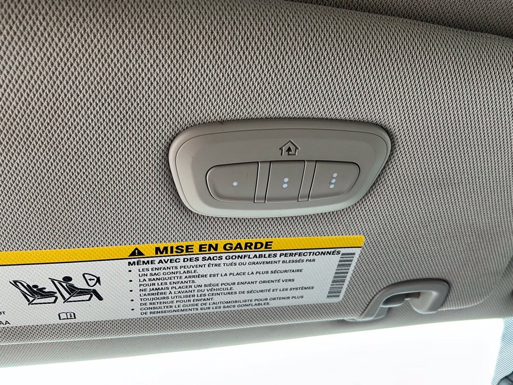 Used 2023 Chrysler Pacifica Limited FWD image 41