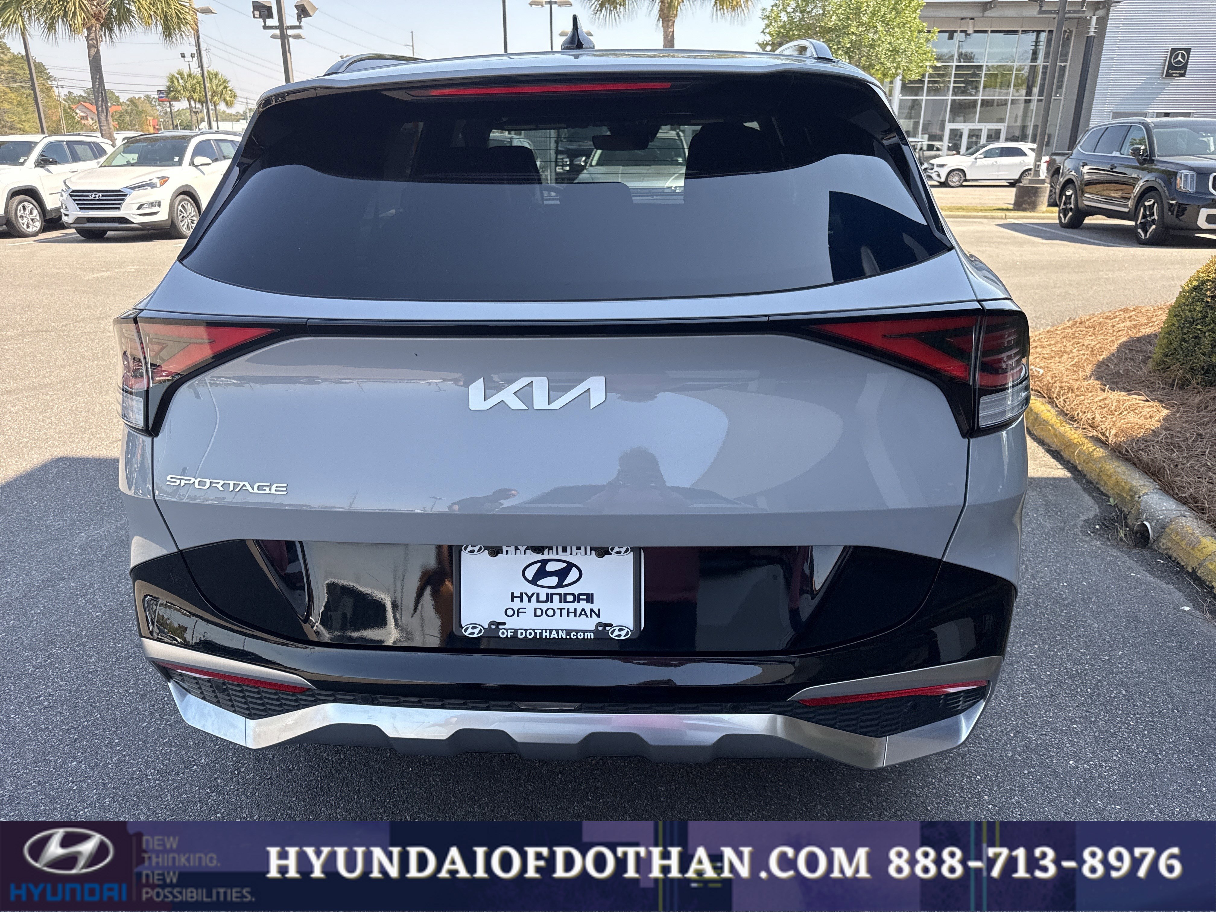 Used 2024 Kia Sportage SX image 3