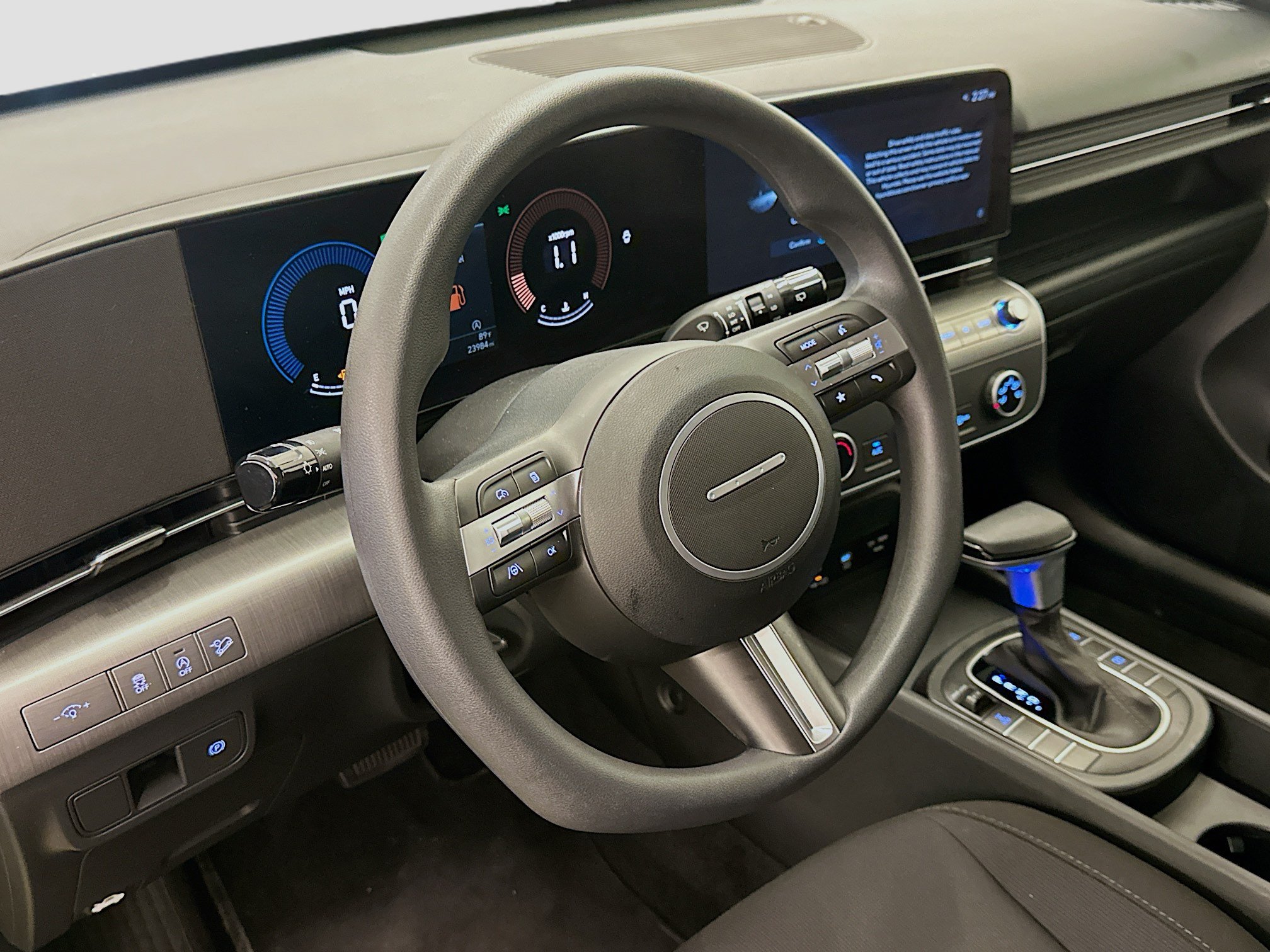 Used 2024 Hyundai Kona SE AWD/4WD image 18