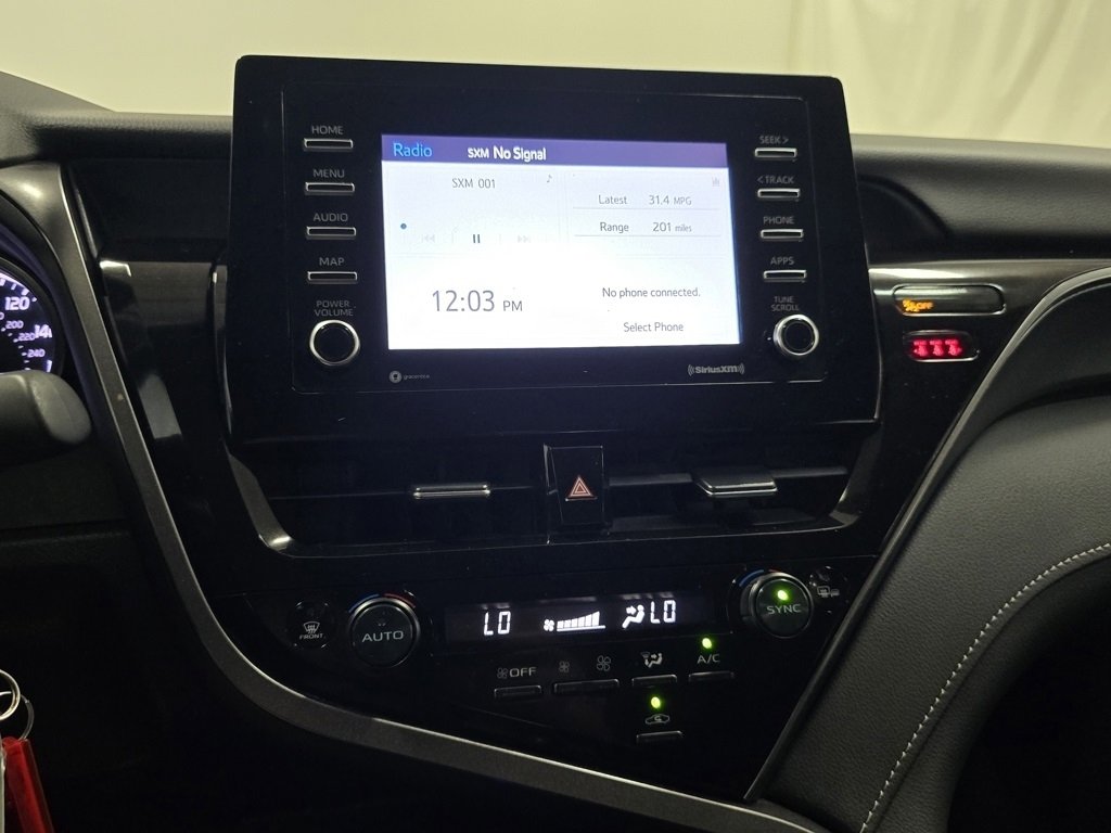 Used 2024 Toyota Camry SE image 25