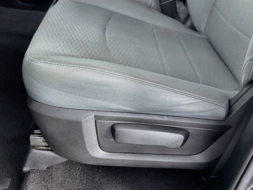 Used 2018 RAM 1500 Classic SLT image 23