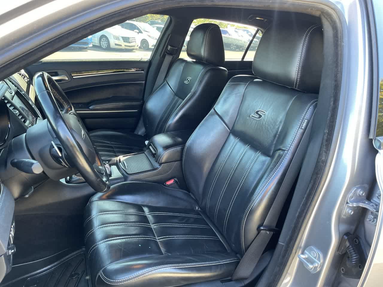 Used 2018 Chrysler 300 S AWD/4WD image 12