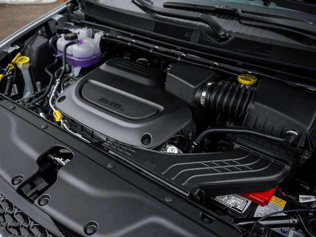 New 2026 Chrysler Pacifica Select AWD/4WD image 7