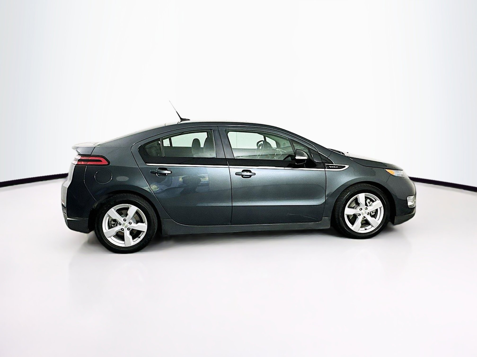 Used 2013 Chevrolet Volt Premium w/ Premium Trim Package FWD image 10