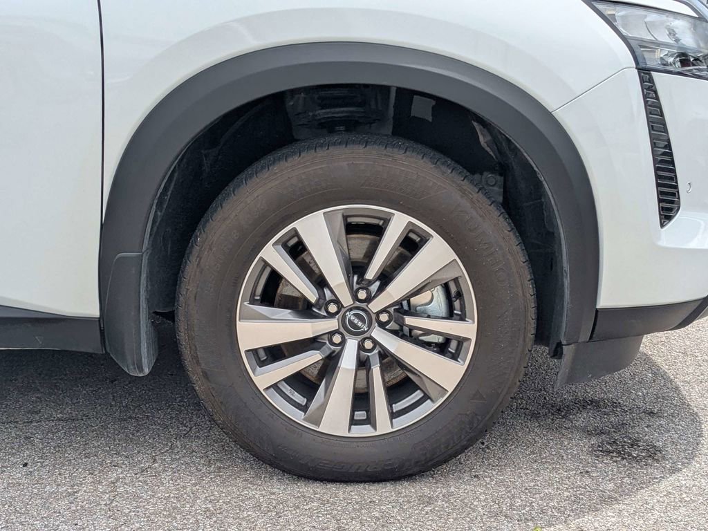 Used 2026 Nissan Pathfinder SL FWD image 11