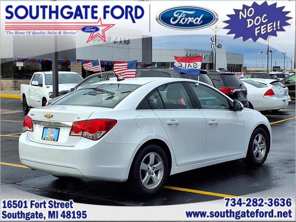 Used 2014 Chevrolet Cruze LT image 2