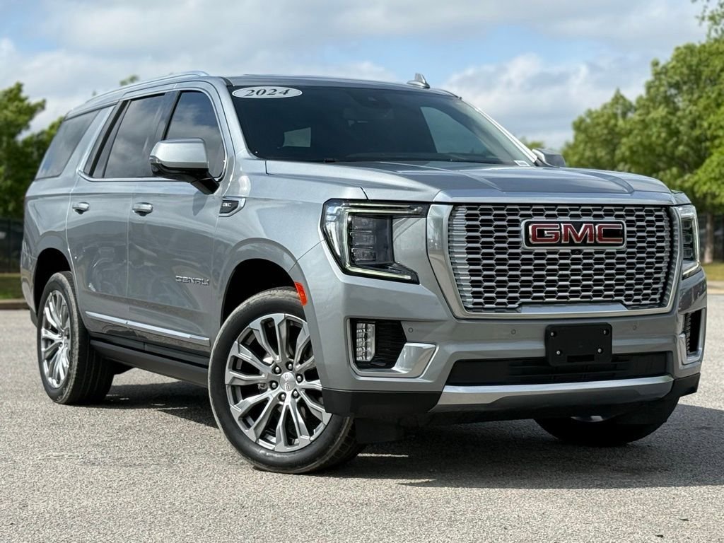 Used 2024 GMC Yukon Denali AWD/4WD image 2